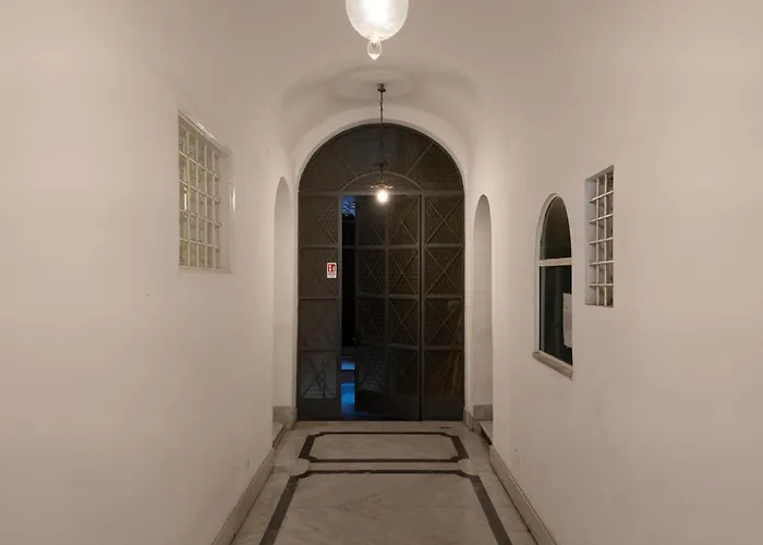 The Rent - Spacious Two-bedroom In Old Town Roma