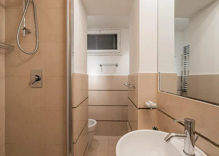 The Rent - Spacious Two-bedroom In Old Town *