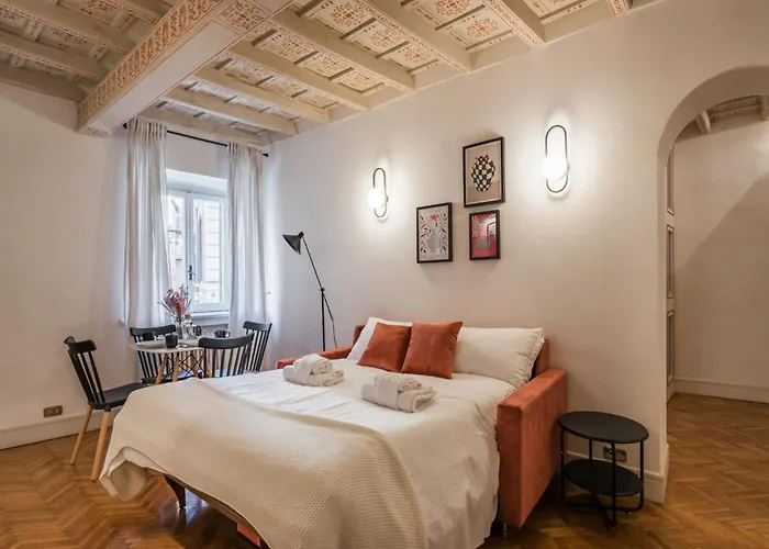 The Rent - Spacious Two-bedroom In Old Town
